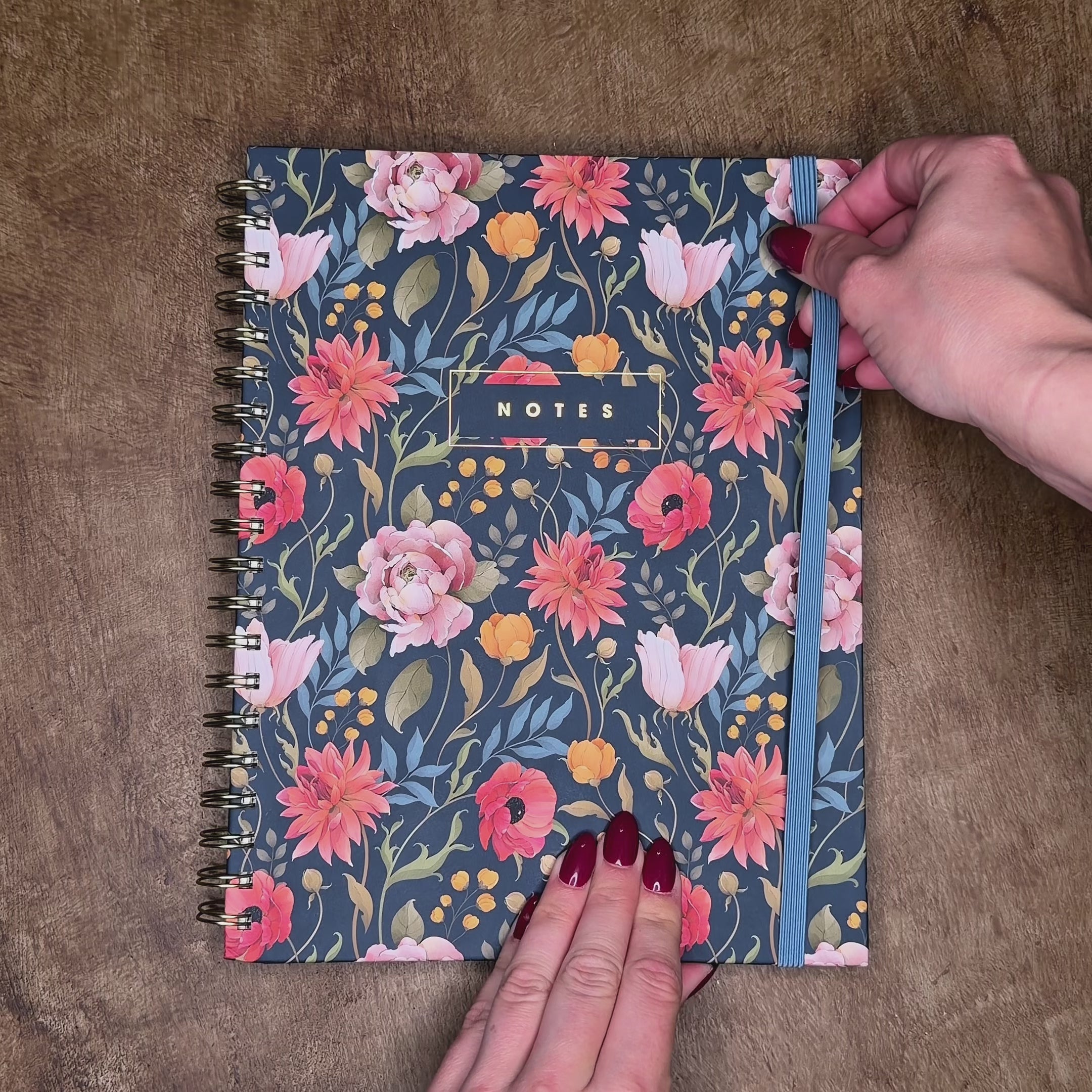 NOTEBOOK ±A4 VINTAGE FLOWERS
